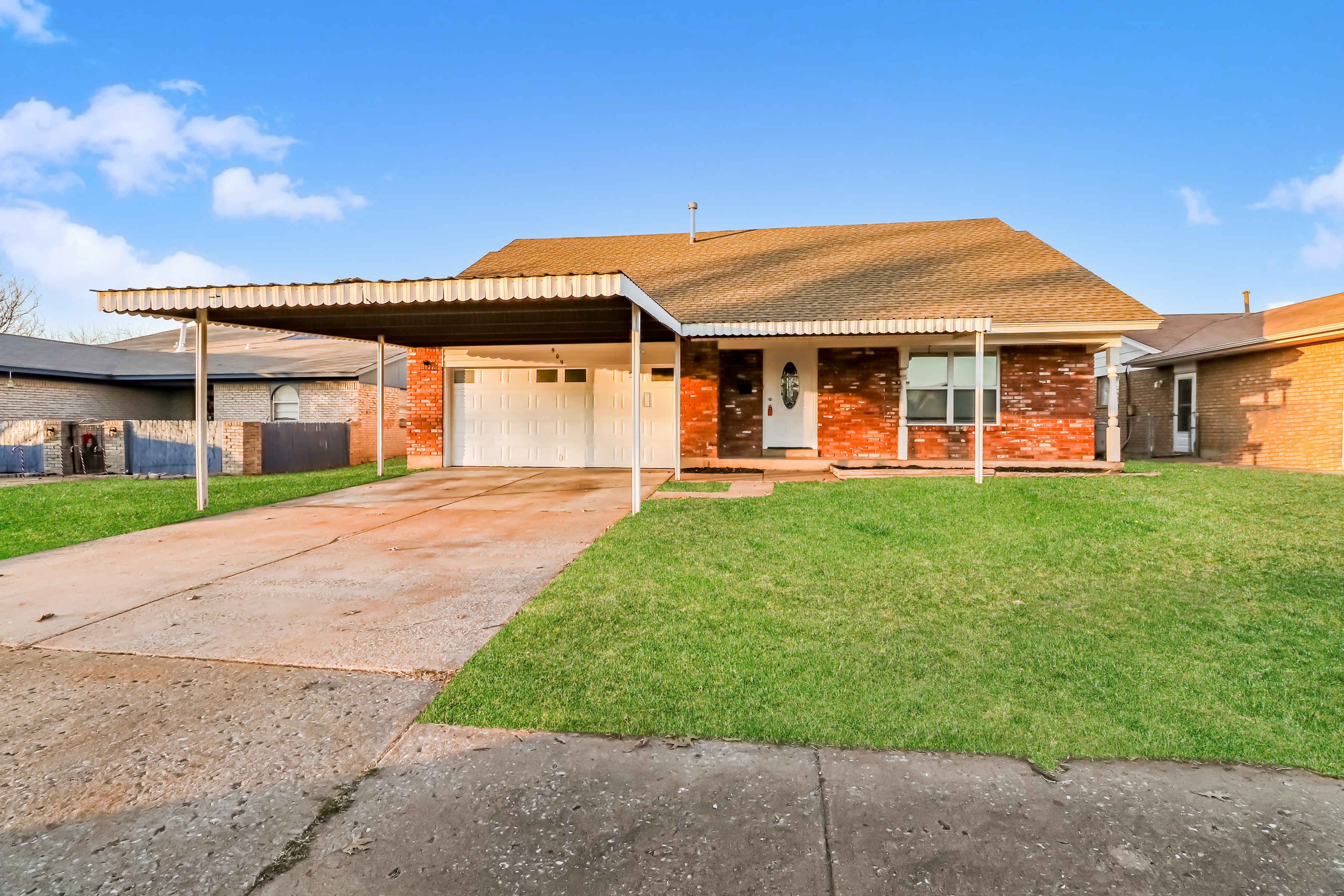 909 ROLLING MEADOWS BLVD MIDWEST CITY, OK 73110